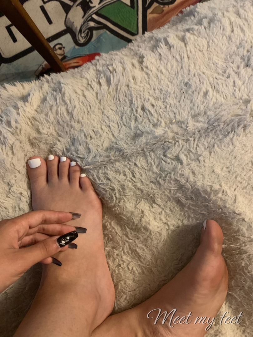 Meet My Feet - Persephoneuh